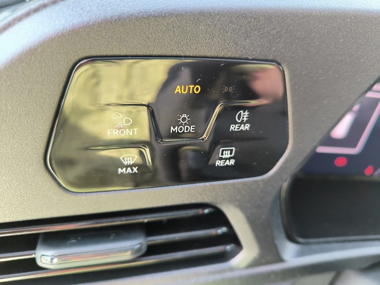 Fahrzeugabbildung Volkswagen Caddy Cargo Design Edition 2.0 TDI 75 kW