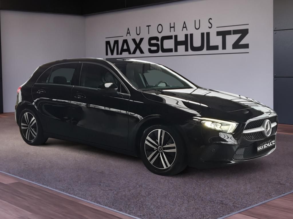 Fahrzeugabbildung Mercedes-Benz A 200 Kompaktlimousine Navi*ParkAss*SpurH*LED