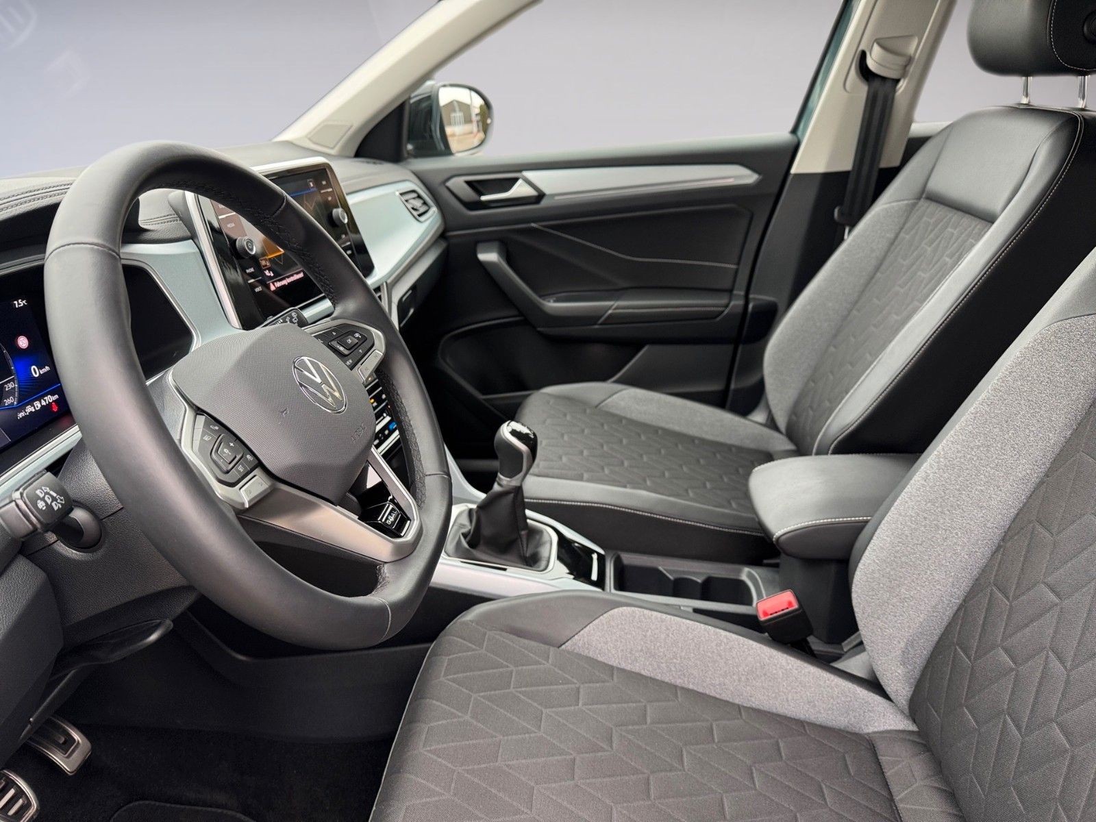 Fahrzeugabbildung Volkswagen T-Roc Life GOAL 1.0 TSI