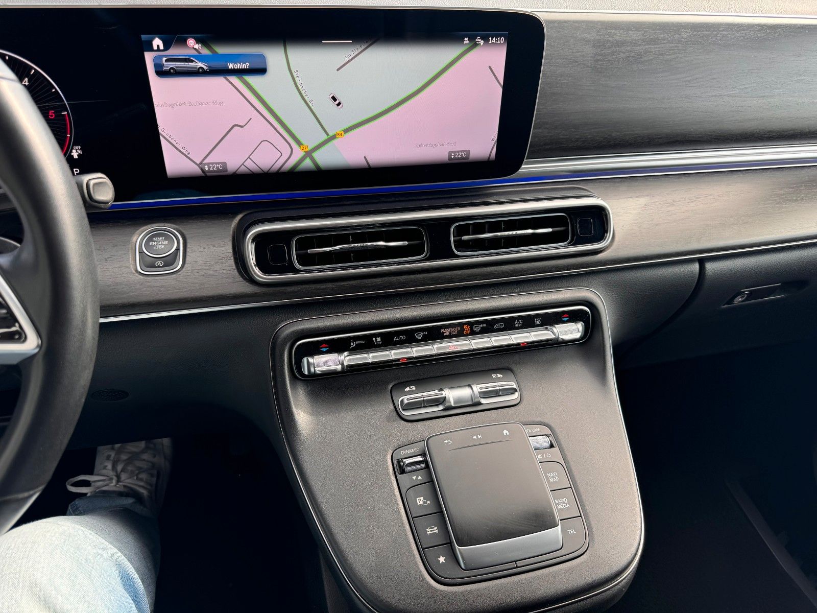 Fahrzeugabbildung Mercedes-Benz V 300 d AVANTGARDE Extral DISTRONIC 360Kamera