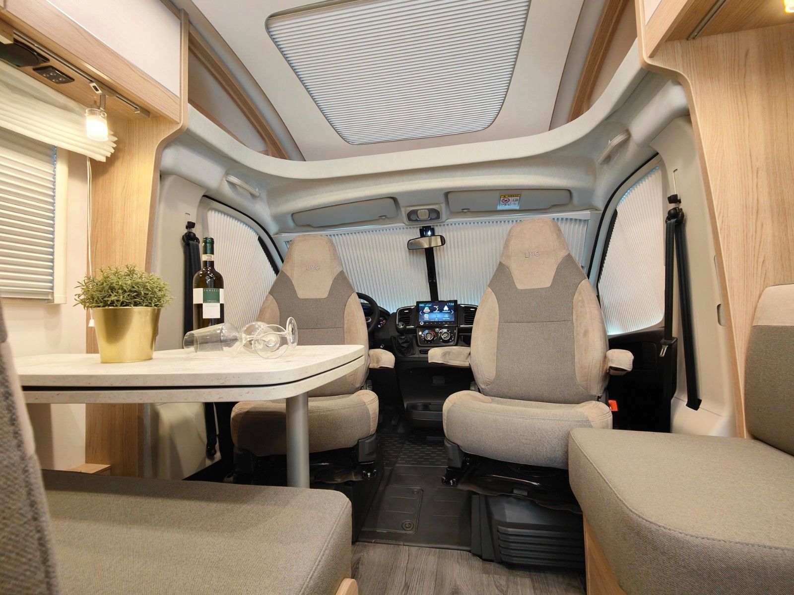 Fahrzeugabbildung LMC Cruiser V 646 G Autom. - JETZT 16.439 € SPAREN -