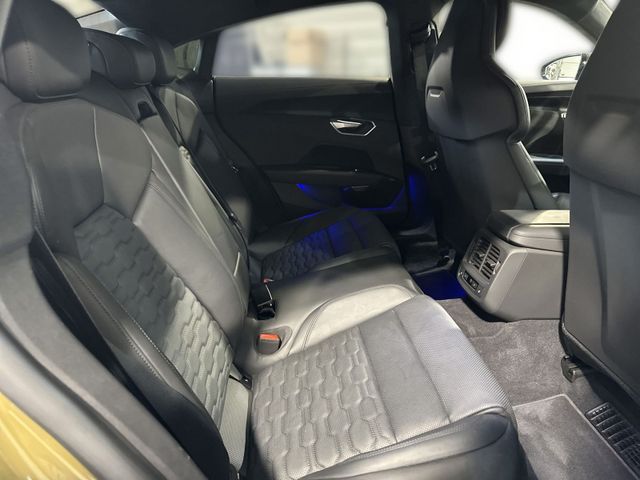 RS e-tron GT QUATTRO +CARBON+LUFT+NACHT+HUD+B&O+