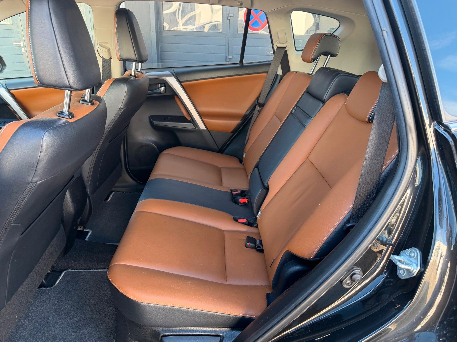 Fahrzeugabbildung Toyota RAV 4 2.5 Hybrid Executive 4x4 *Nav*AHK*LED*RFK*