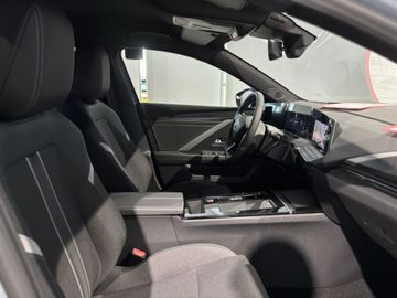 Fotografie 6 des Opel Astra Sports Tourer Electric GS Komfort + Infota