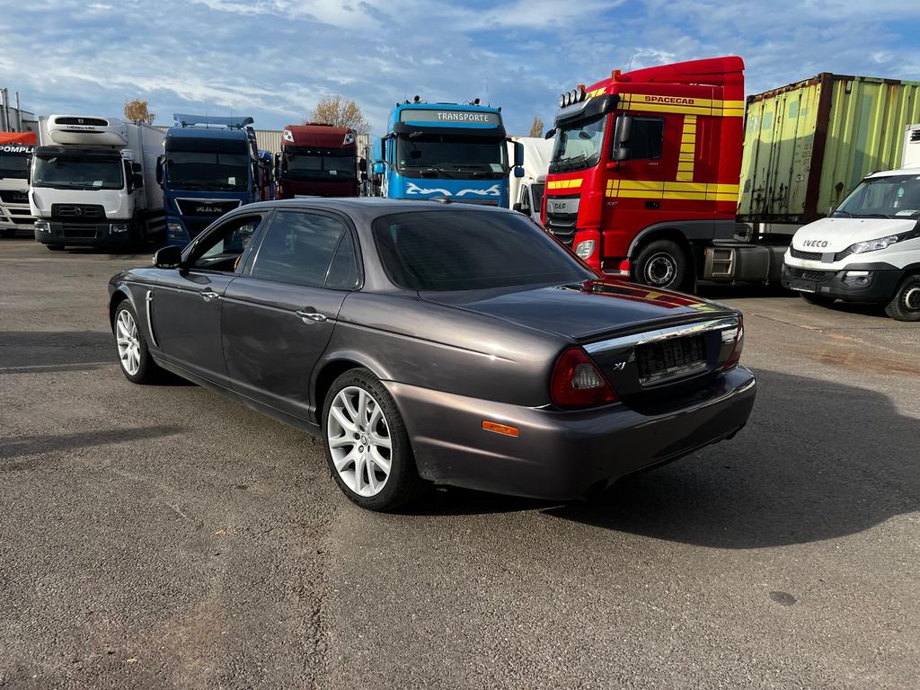 Jaguar XJ6