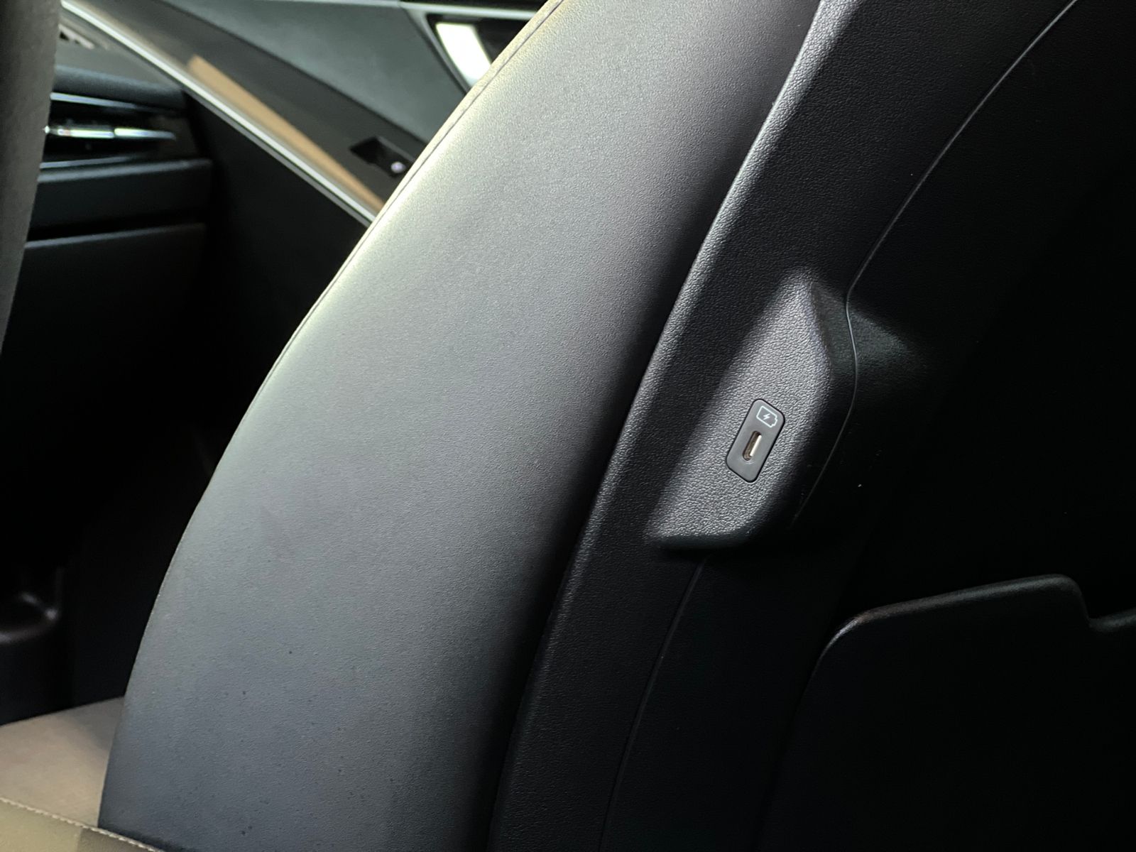 Fahrzeugabbildung Kia Niro Spirit PHEV Relax-Pack Tech-Pack HUD H&K