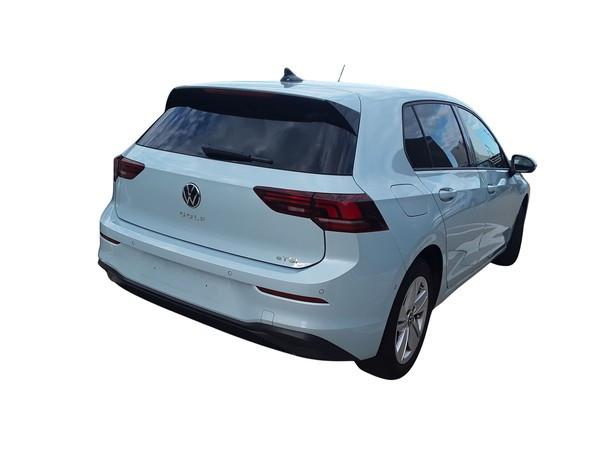 Volkswagen Golf VIII 1.5 eTSI DSG LIFE LED+AHK+HUD+DCP+APP+, миниатюра 3