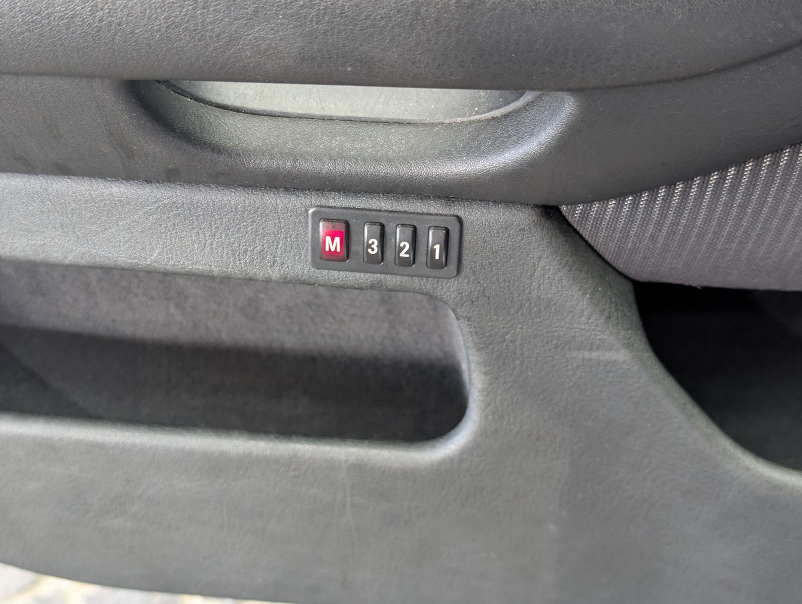 Fahrzeugabbildung BMW 530 i 3.0 Shadow M Sport LPG*MEMO*TEMP*SHZ*XENON