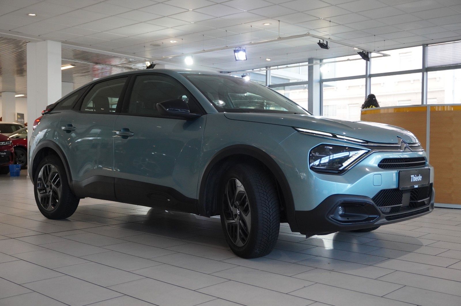 Fahrzeugabbildung Citroën C4 Lim. 1.2T PLUS NAVI/LED/KAMERA/SPORT /VIRTU.