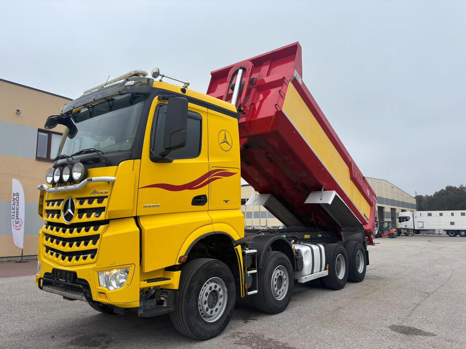 Mercedes-Benz AROCS 3263 8x4/4 EURO6 + TANDEM + RETARDER + HEA