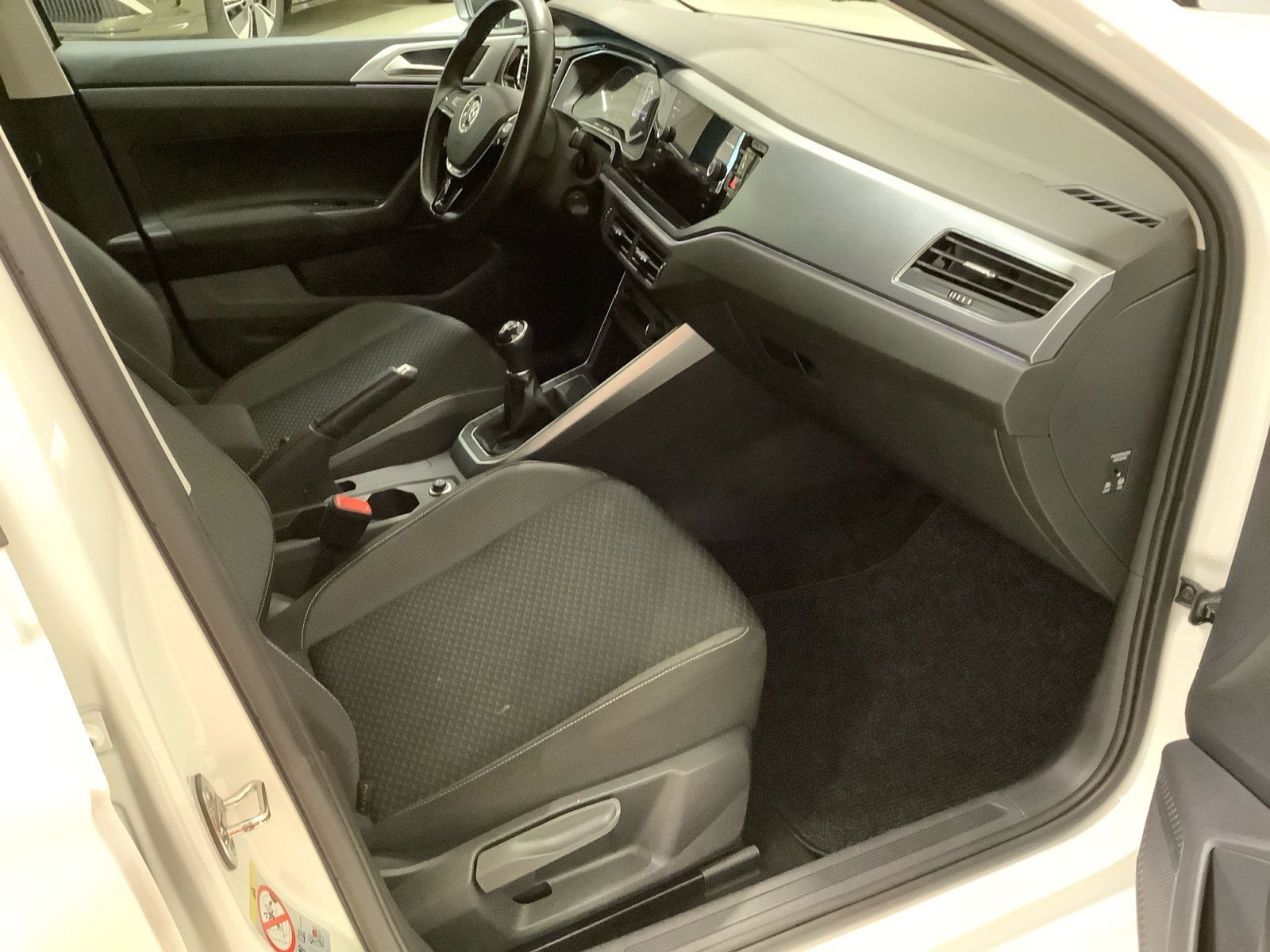 Polo Active 1,0 TSI 70 kW Climatronic, SHZ, App