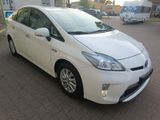 Toyota Prius Plug-in Hybrid Life - Toyota: In Plug