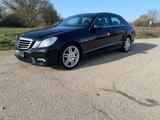 Mercedes-Benz E 250 CGI BlueEFFICIENCY AVANTGARDE AVANTGARDE - Mercedes-Benz E 250 in Karlsruhe