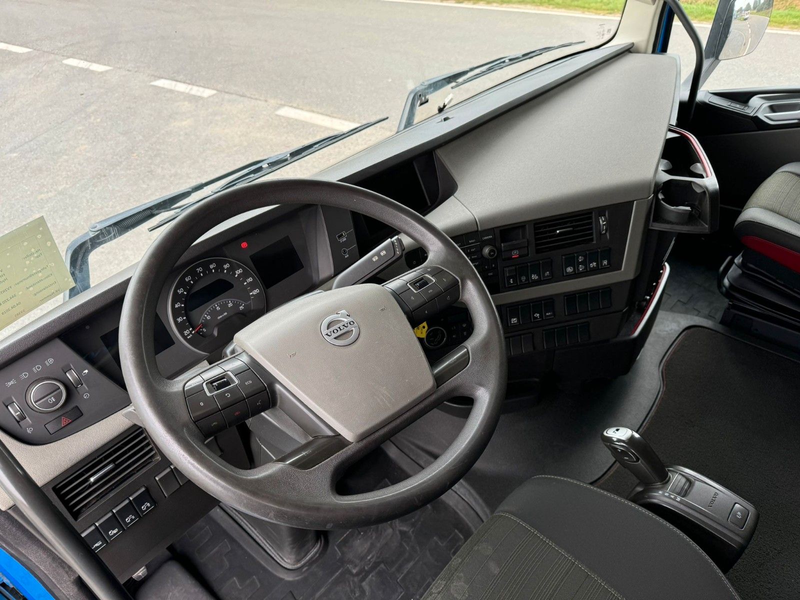 Fahrzeugabbildung Volvo FH 500 4x4H BL SA mit 2-Kreis-Hydraulik