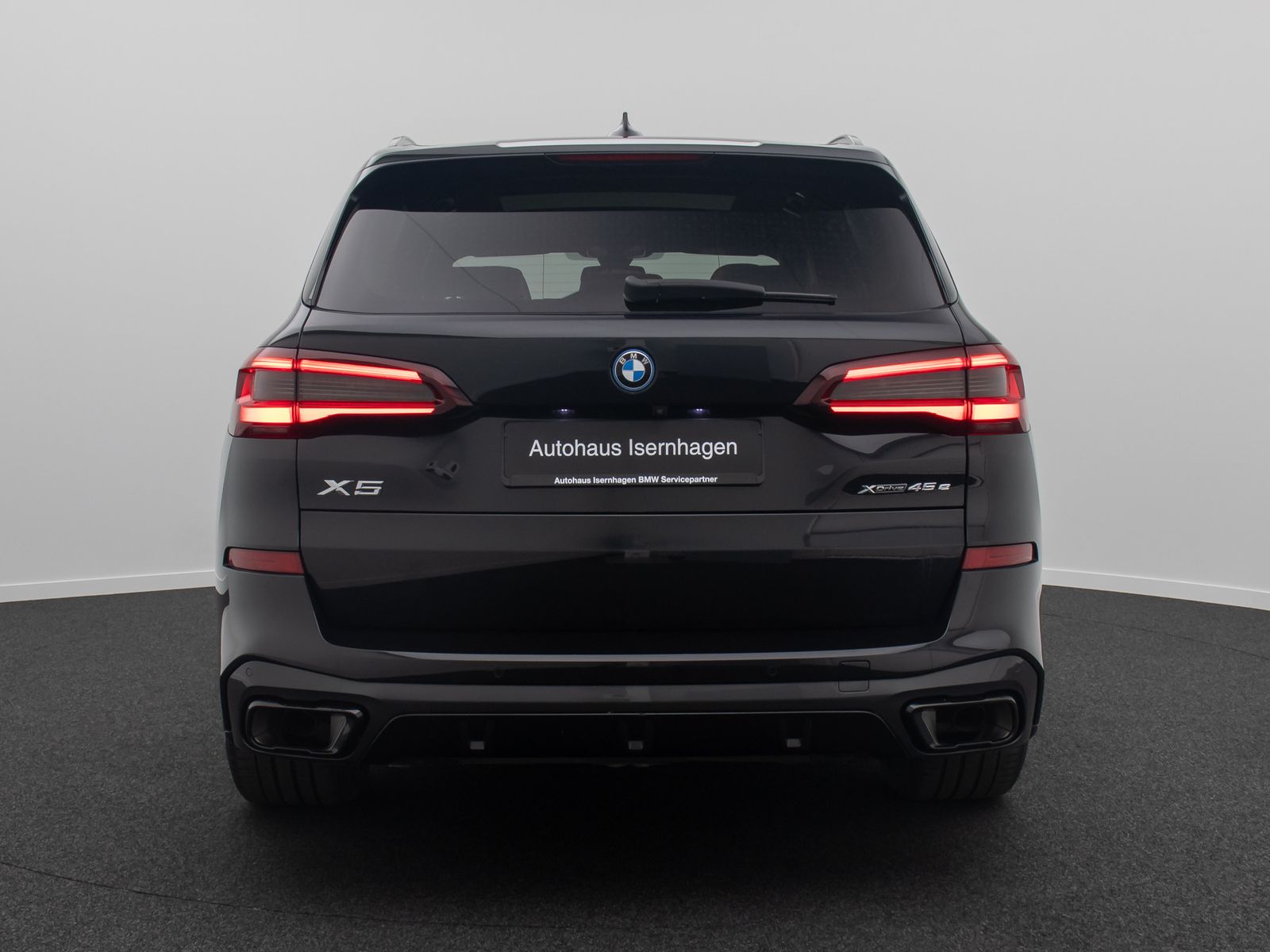 Fahrzeugabbildung BMW X5 xD45e M Sport Individual AHK HiFi DAB Panoram