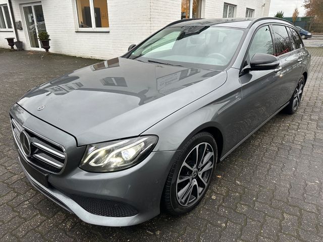 Mercedes-Benz E 220 d T 9G Avantgarde Navi LED Kam Night-Paket