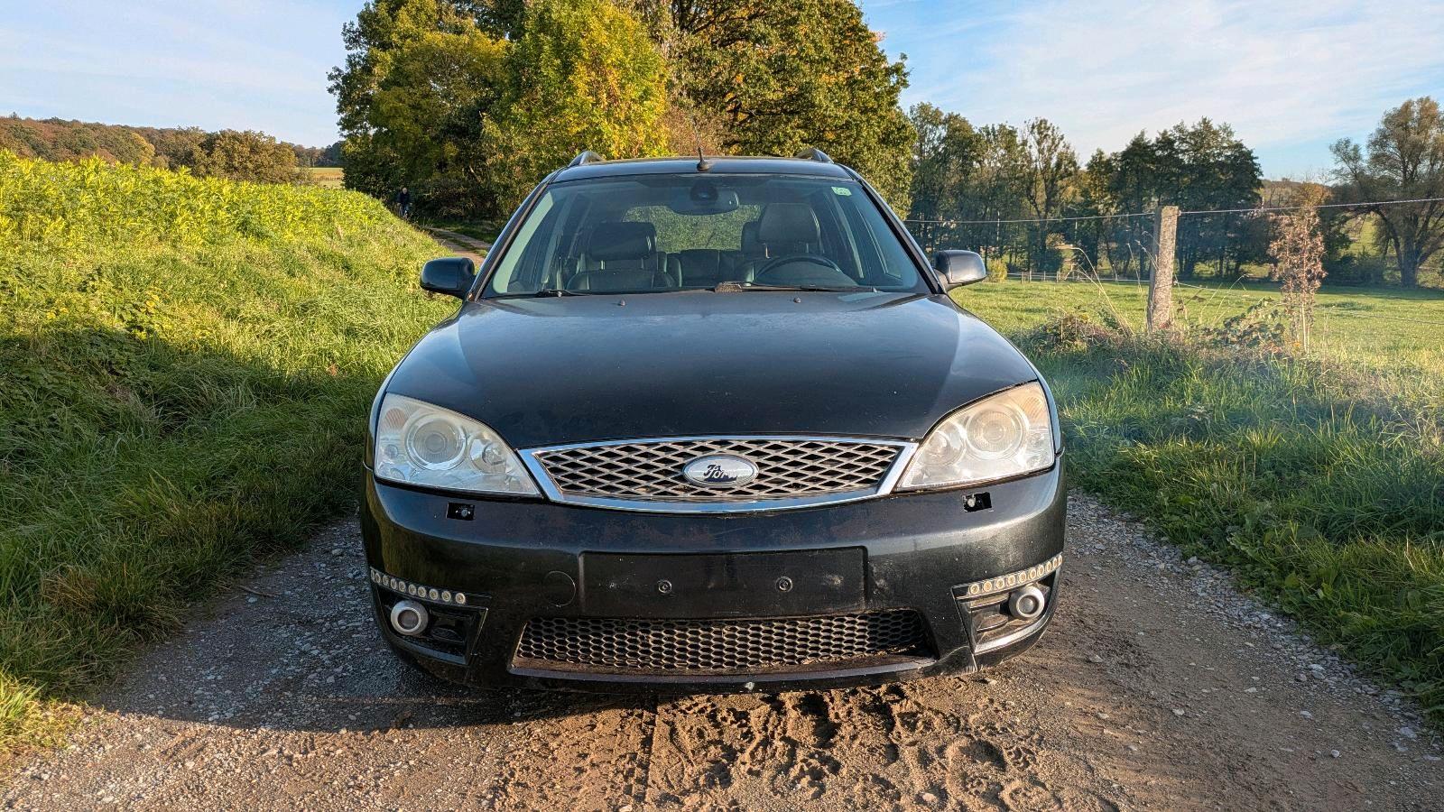 Ford Mondeo 2004 — interior