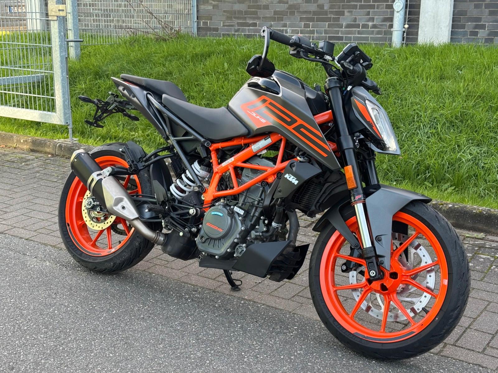 KTM Duke 125*Tiefer*Spiegel+Heckumbau*Service NEU*
