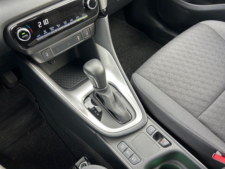 Fahrzeugabbildung Mazda 2 HYBRID 1.5 VVT-i CVT AGILE KAMERA+CARPLAY+SHZ+