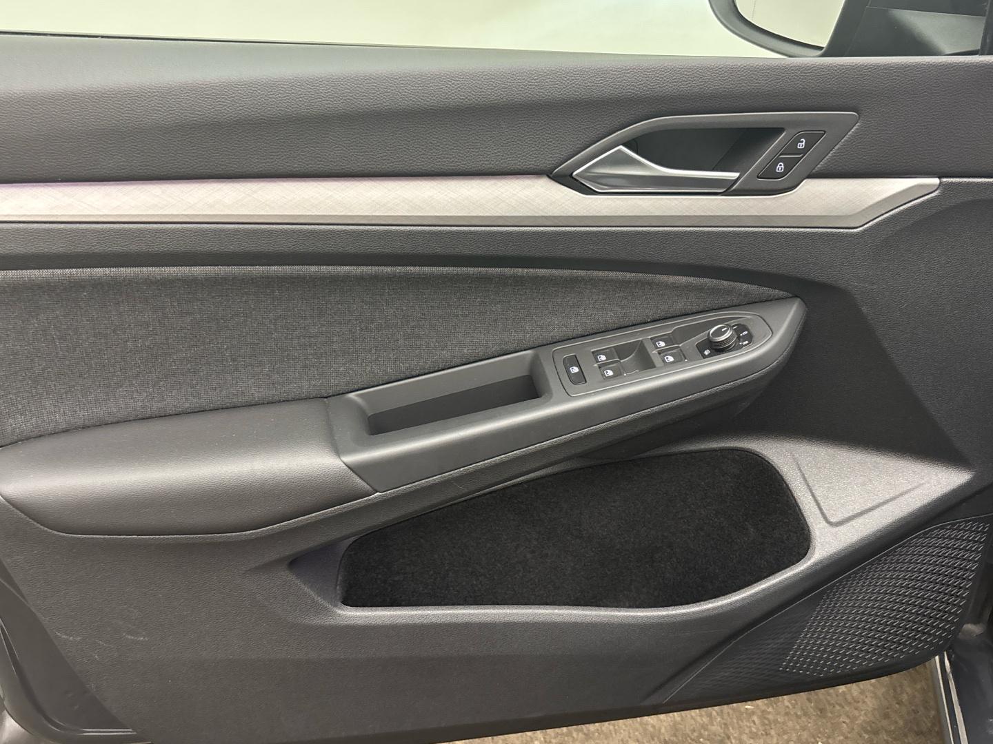 Volkswagen Golf VIII Life 2.0TDI CarPlay LED ACC Komfort-S., миниатюра 12