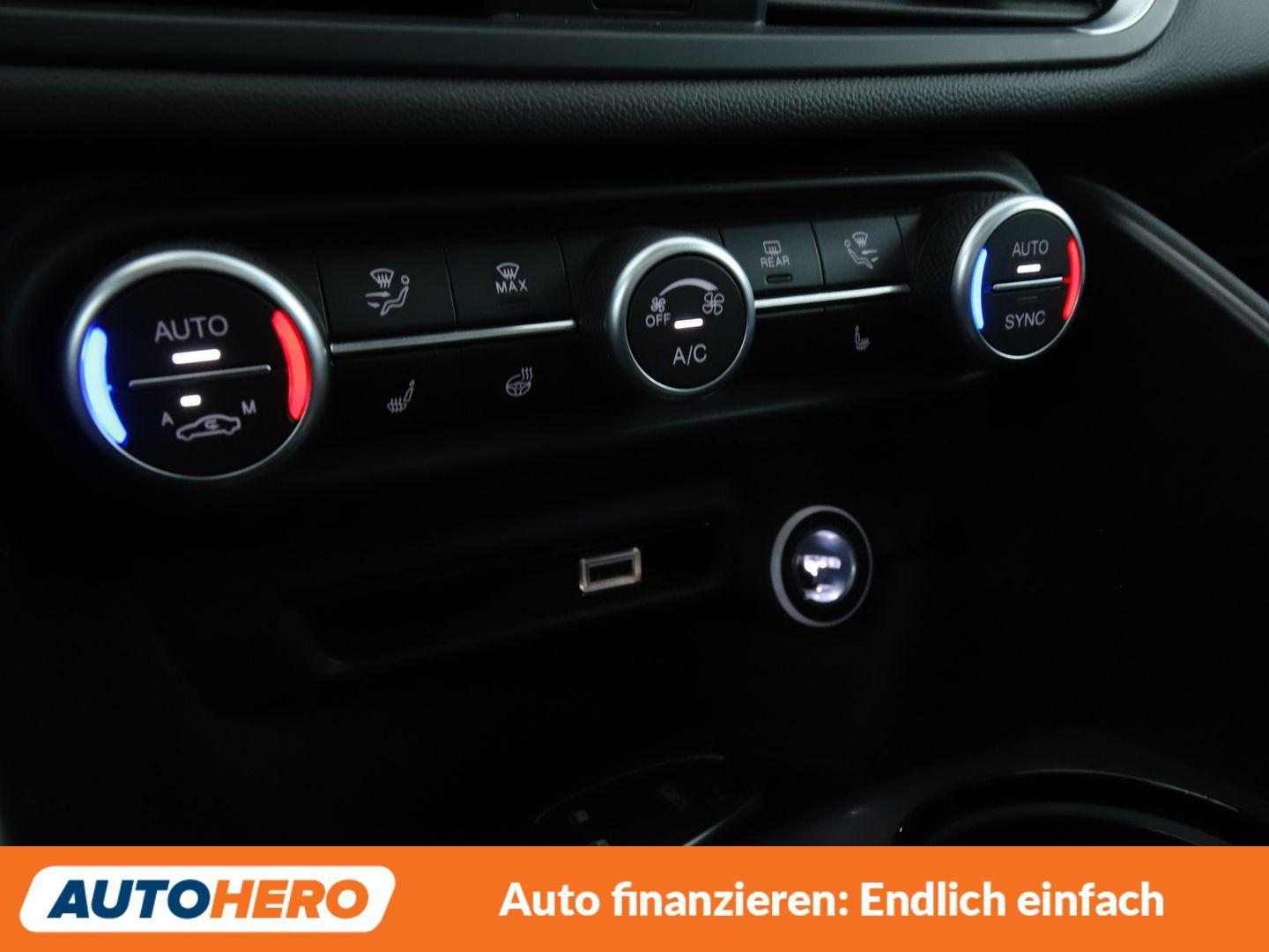 Alfa Romeo Giulia 2.0 Turbo Veloce Aut.*NAVI*BI-XENON*ACC*, миниатюра 21