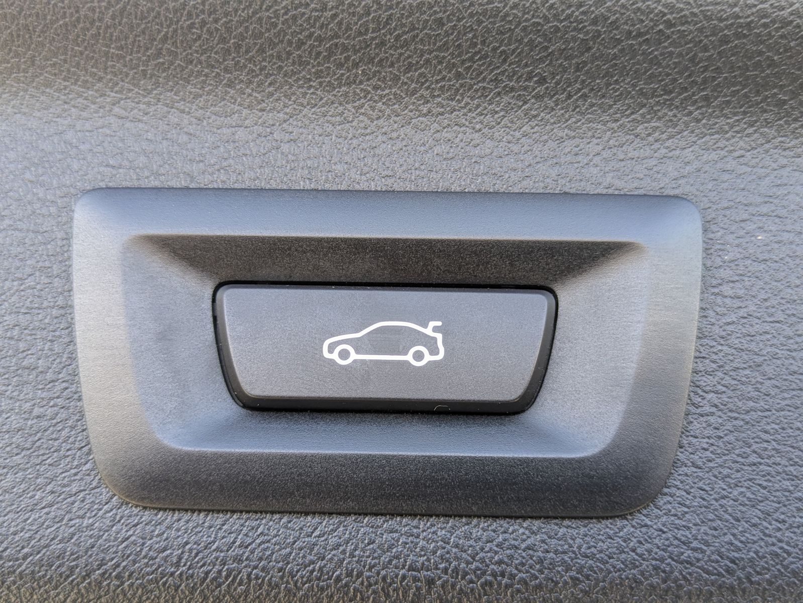 Fahrzeugabbildung BMW X1 18 d sDrive PANO/KAM/DAB/LED/SHZ/LHZ/TEMP