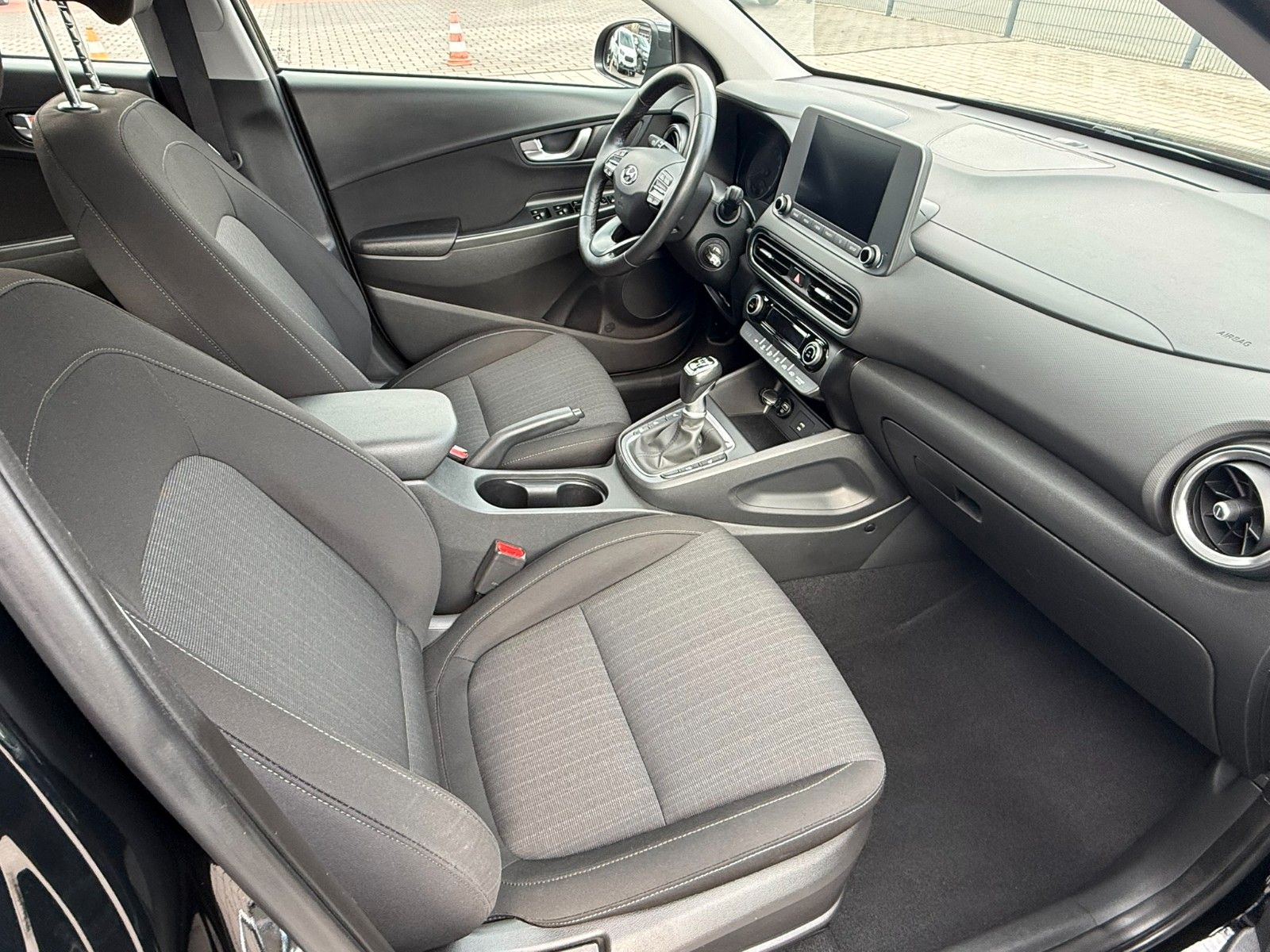 Fahrzeugabbildung Hyundai Kona Select Mild-Hybrid 2WD