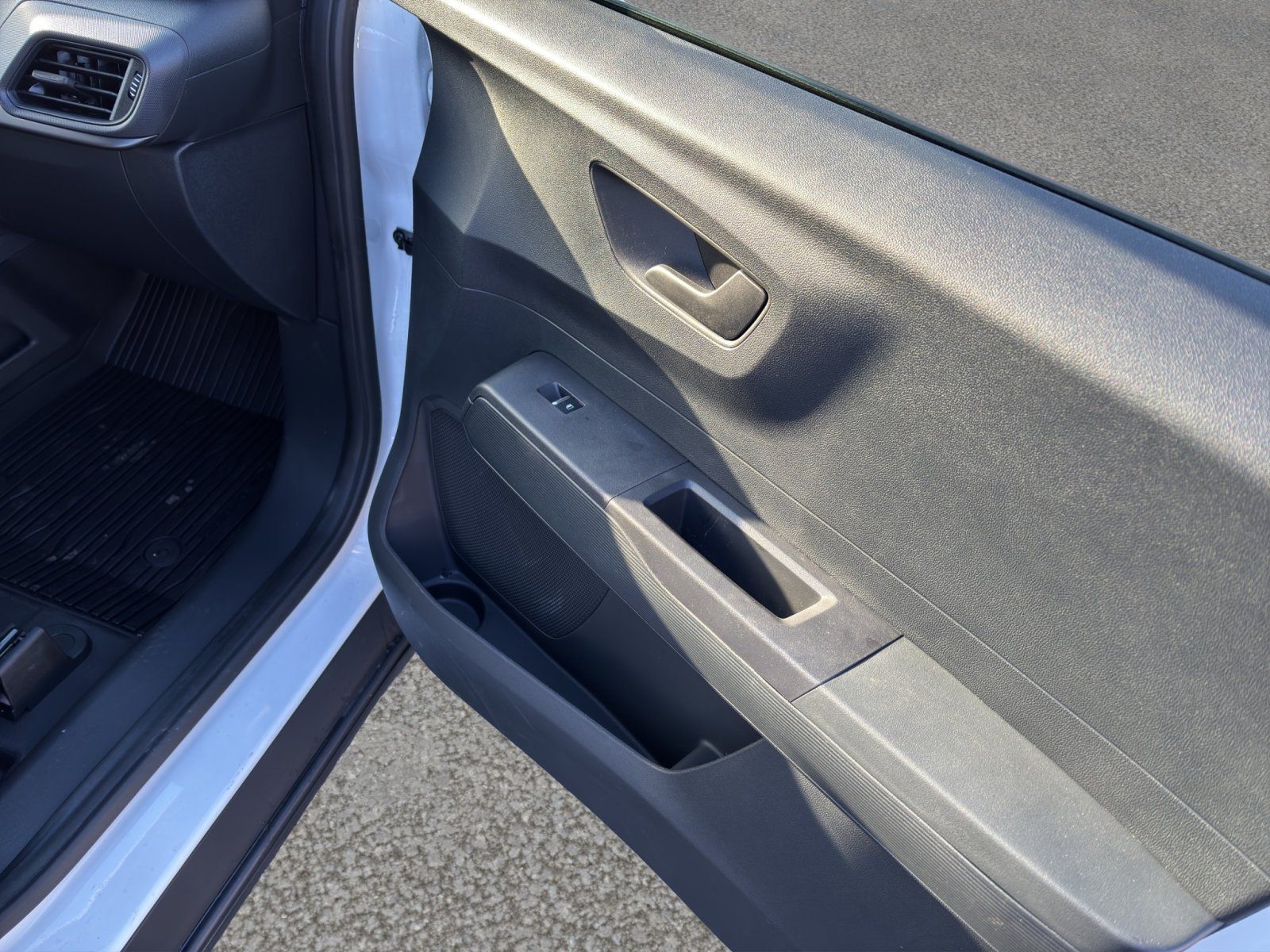 Fahrzeugabbildung Ford Tourneo Courier BEV Trend eMotor