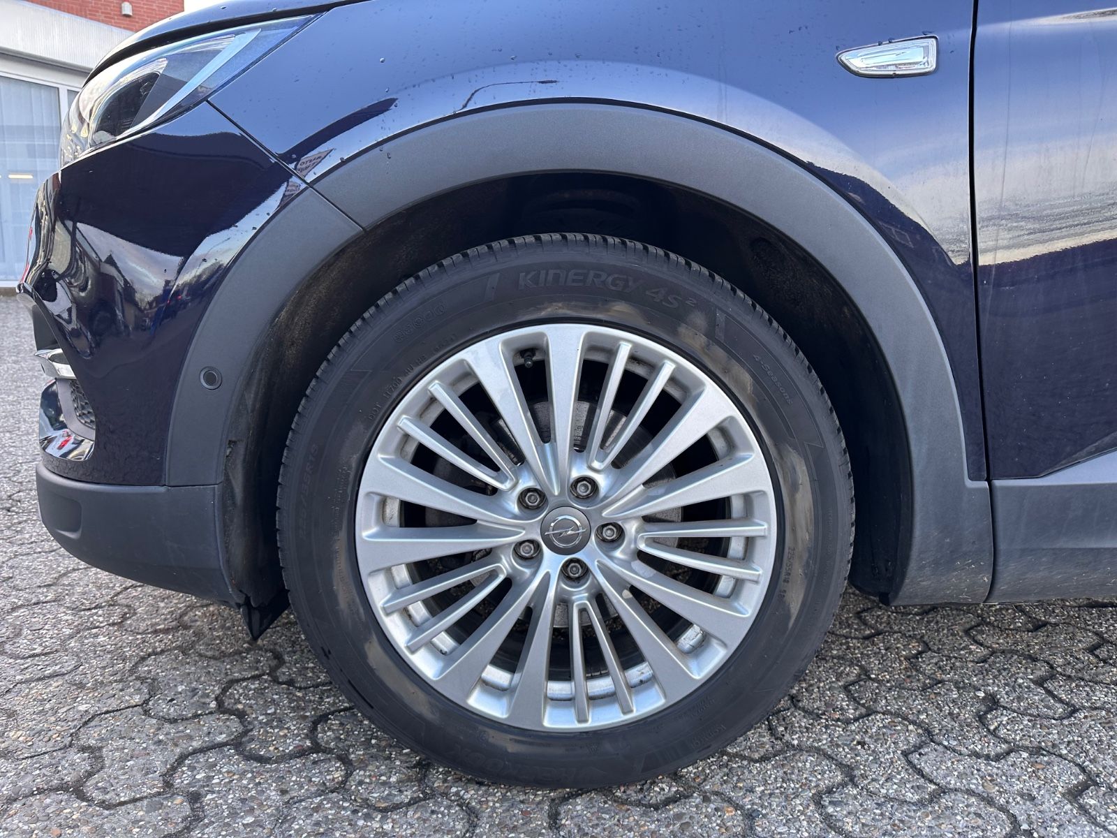 Fahrzeugabbildung Opel Grandland (X) 1.2 Turbo Navi/LED/SHZG/APP/GRA