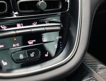 صورة مصغرة 25 لـ 2021 Aston Martin DBX