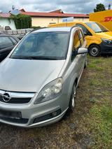 Opel Zafira - Opel Zafira aus 2025