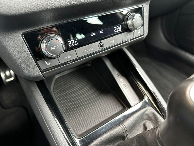 Scala Style KAMERA,LED;PDC;KESSY;CARPLAY
