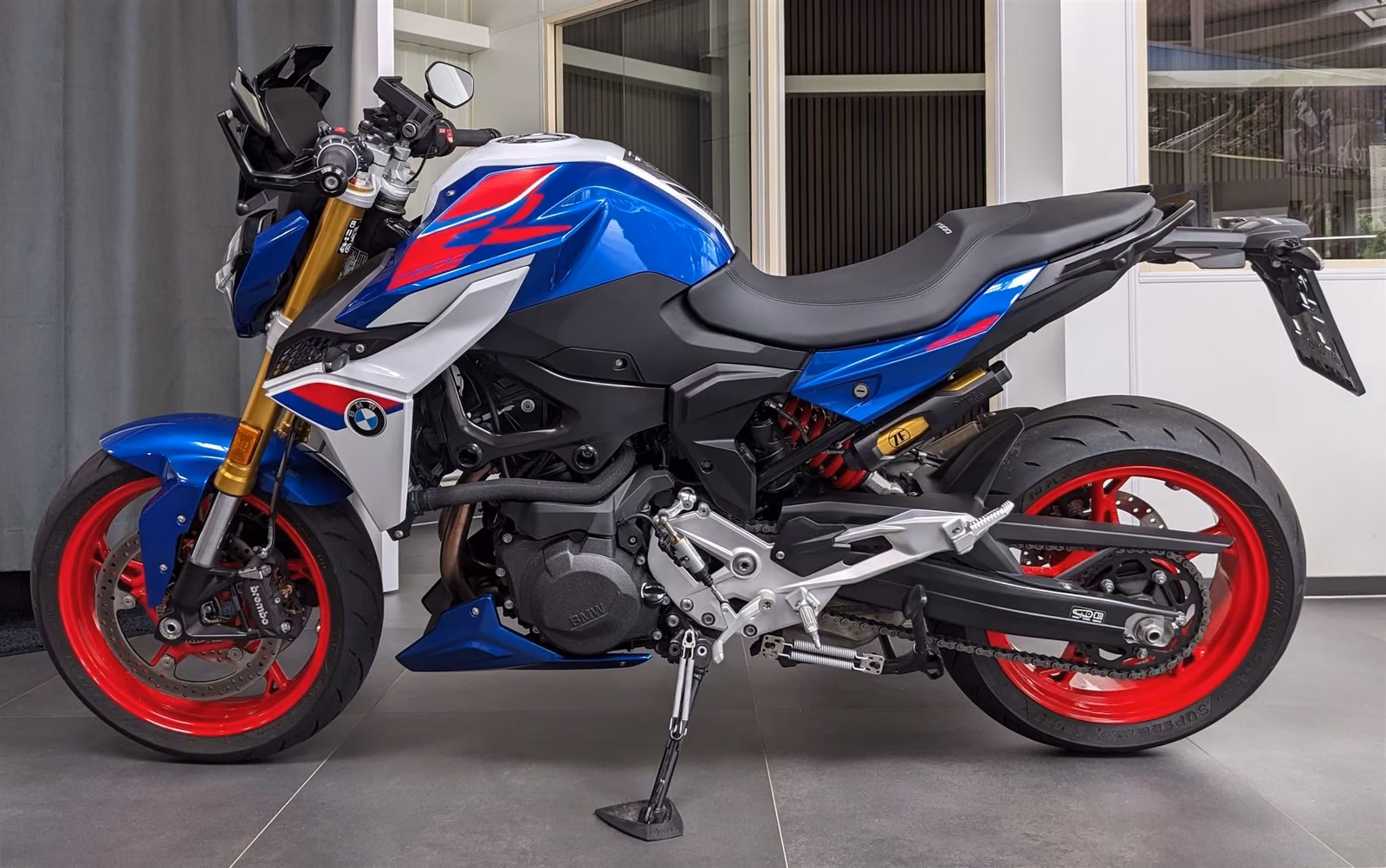 BMW F 900 R