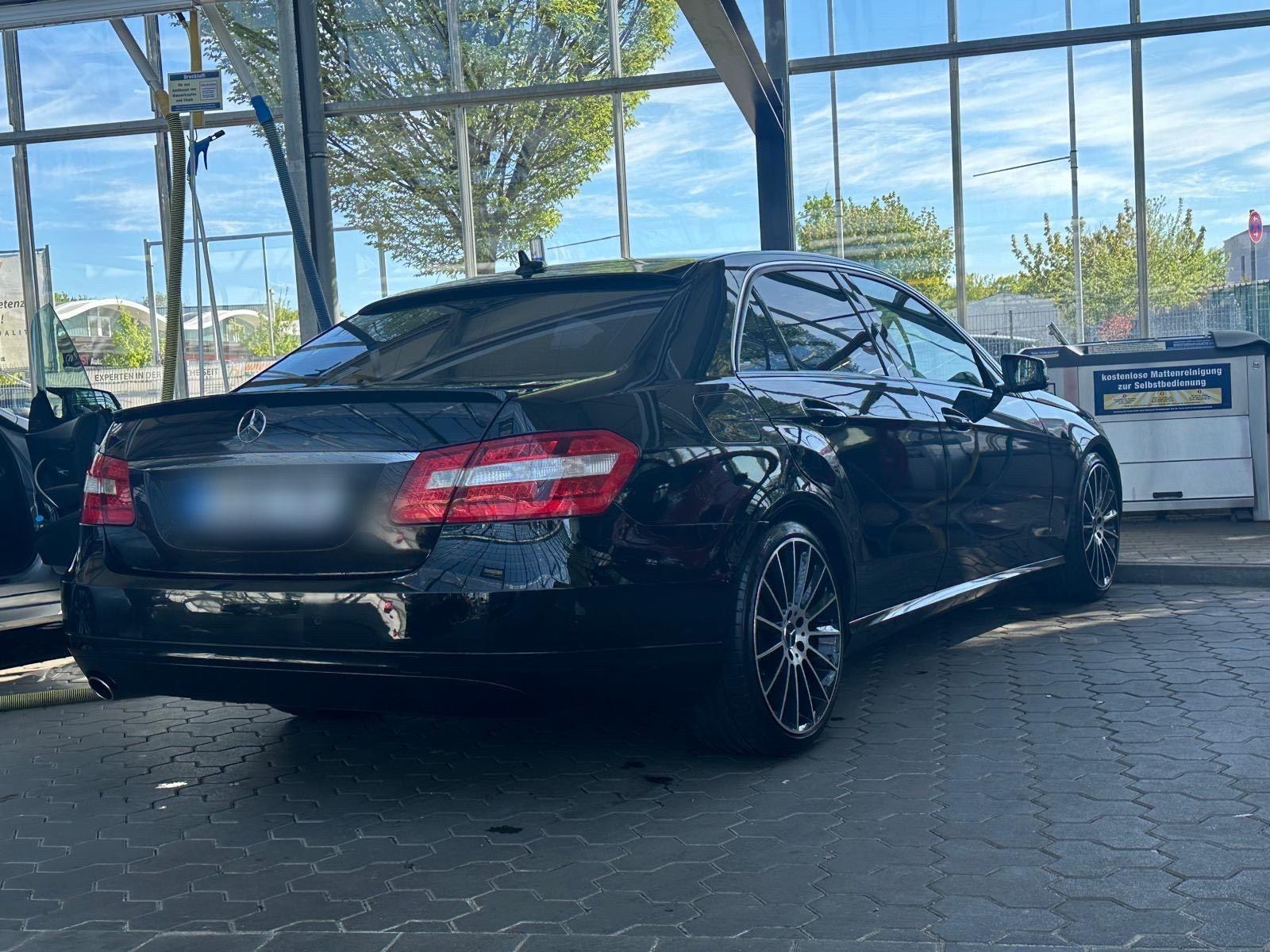 Mercedes-Benz E 200