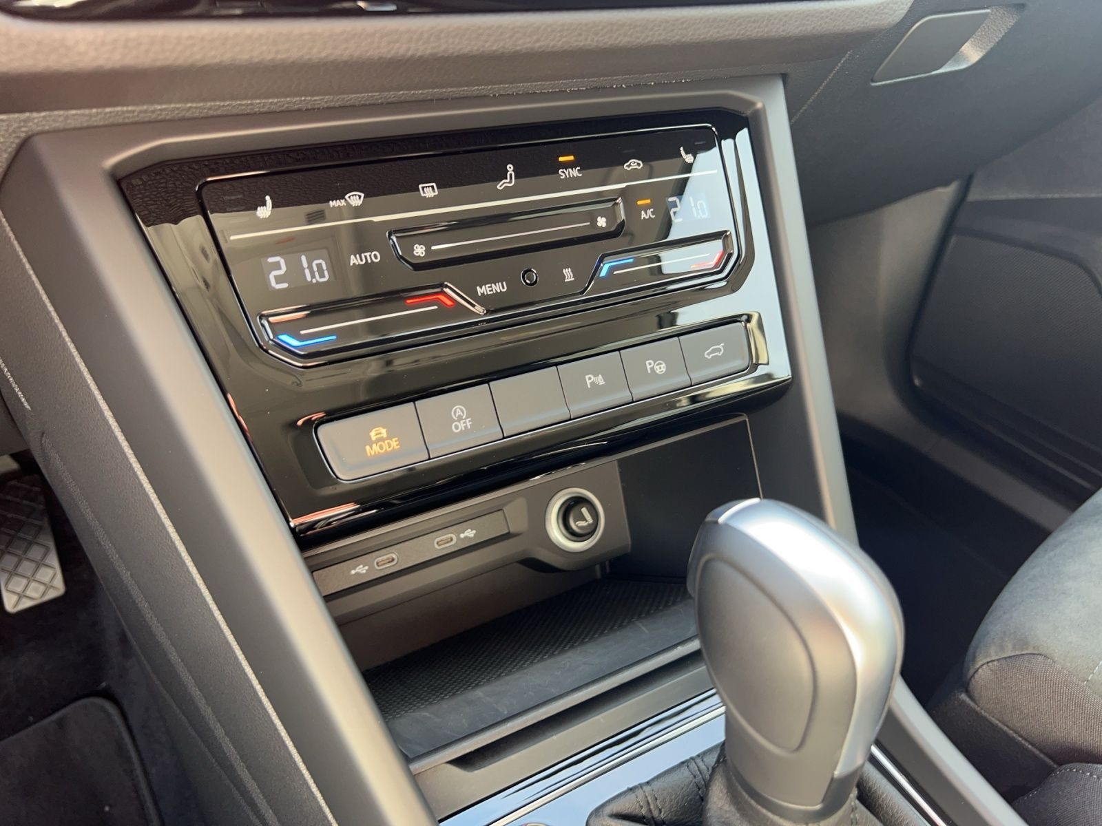 Touran Highline 1.5 TSI DSG AHK*Navi*ACC*Standhz