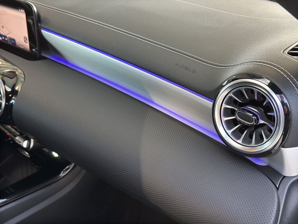 Fahrzeugabbildung Mercedes-Benz CLA 200 Coupé Fernlichtass.*KeyLess*LED*PDC*ACC
