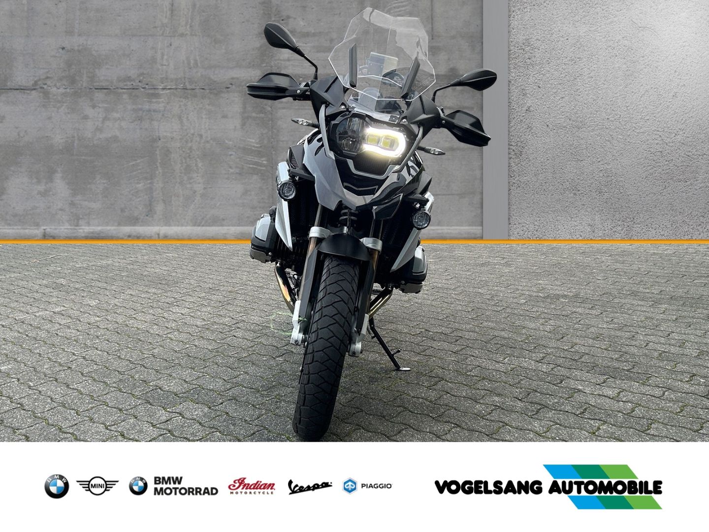Fahrzeugabbildung BMW R 1200 GS TripleBlack, Comfort-Paket, Dynamic-Pa