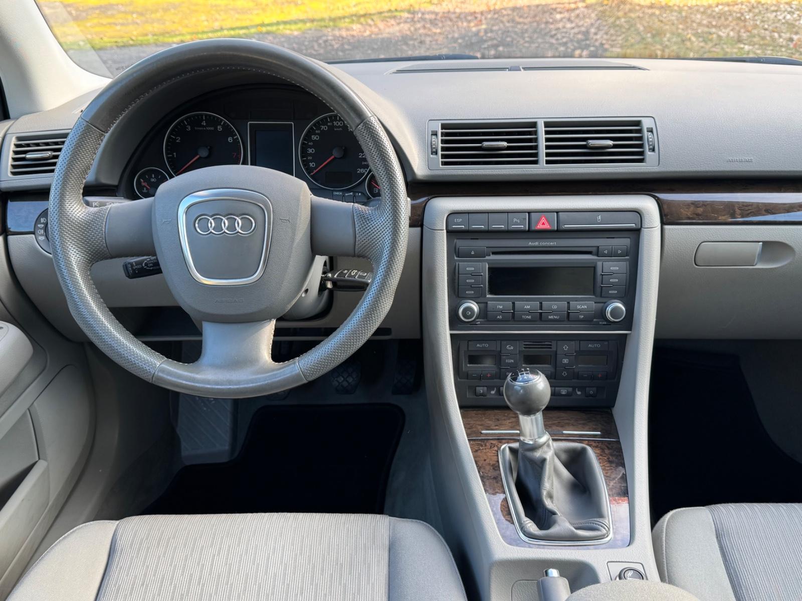 Audi A4 2007 — photo 17