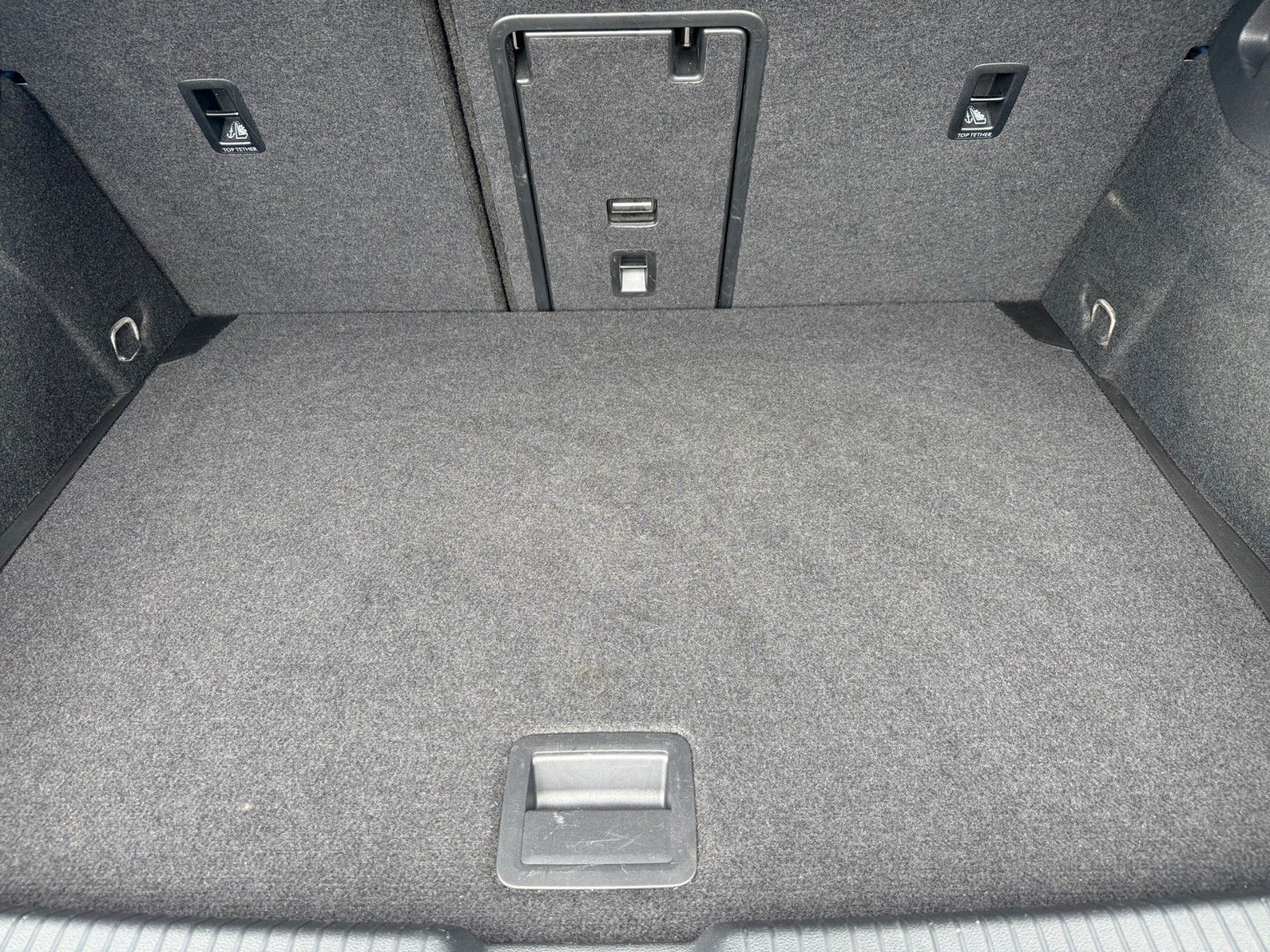 Fahrzeugabbildung Volkswagen Golf VIII Lim. Life 1.5 TSI