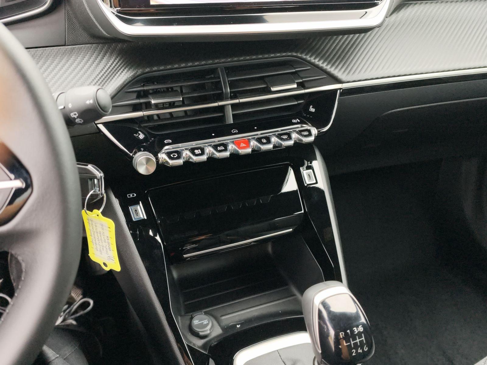 Peugeot 2008 Allure 100 Deutsches Fahrzeug Fast Vollauss