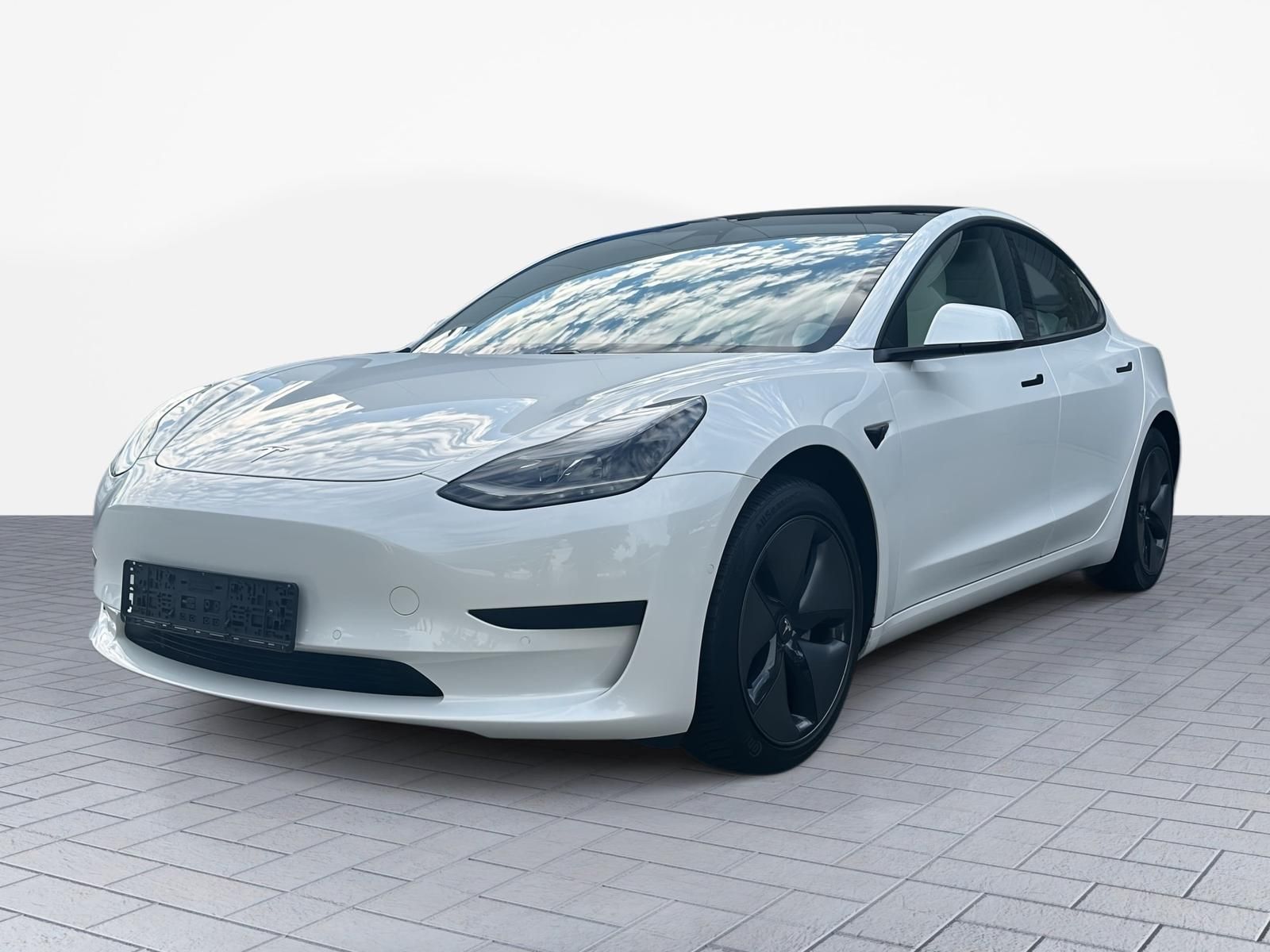 Tesla Model 3 SR AHK/LED/360°Kam/Leder/Pano/5xSHZ