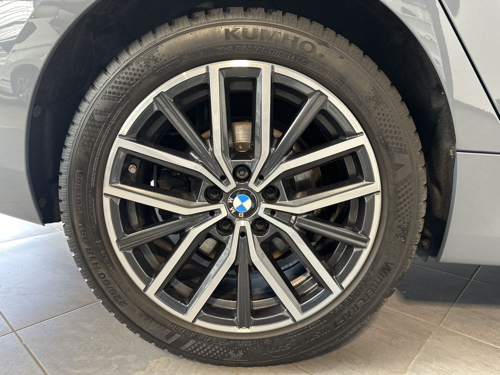Fahrzeugabbildung BMW 223i Active Tourer M-Sport NAV+LED+ACC+360°+PANO