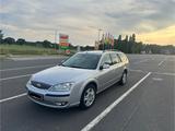 Ford Mondeo - Ford Mondeo aus 2005: Kombi