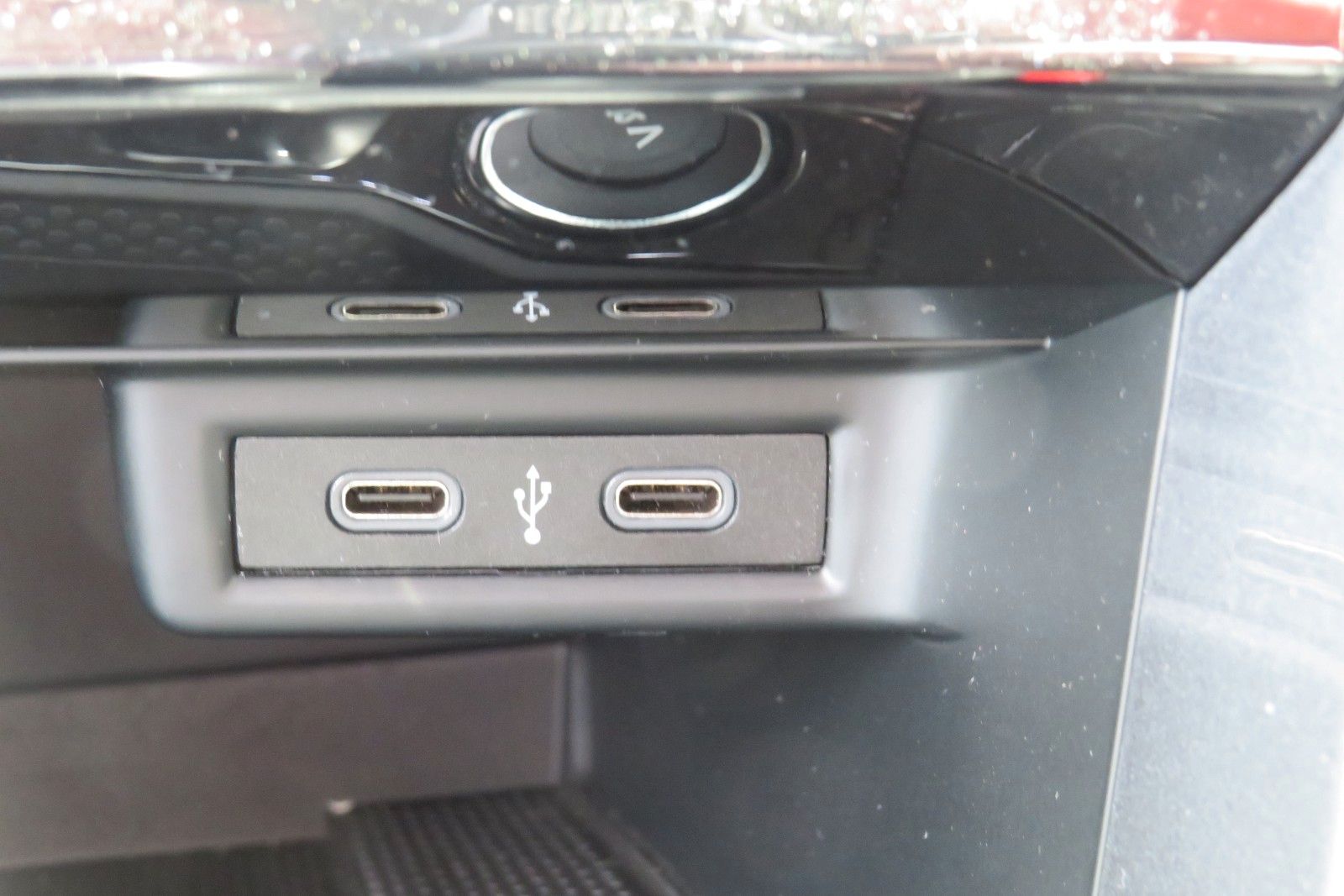 Fahrzeugabbildung Volkswagen T-Roc Style ACC APP MASSAGE SITZH. 17`KAMERA 1.H