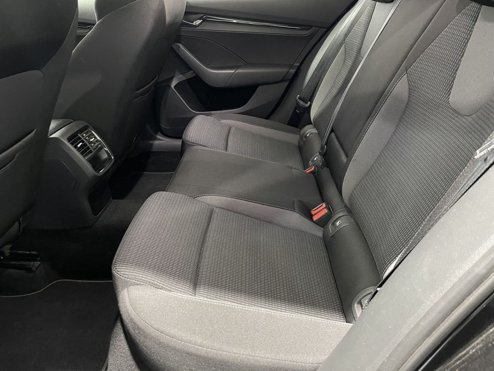 Fahrzeugabbildung SKODA Octavia 2.0 TDI*LED*Cam*SHZ*Navi*PDC*Lane*