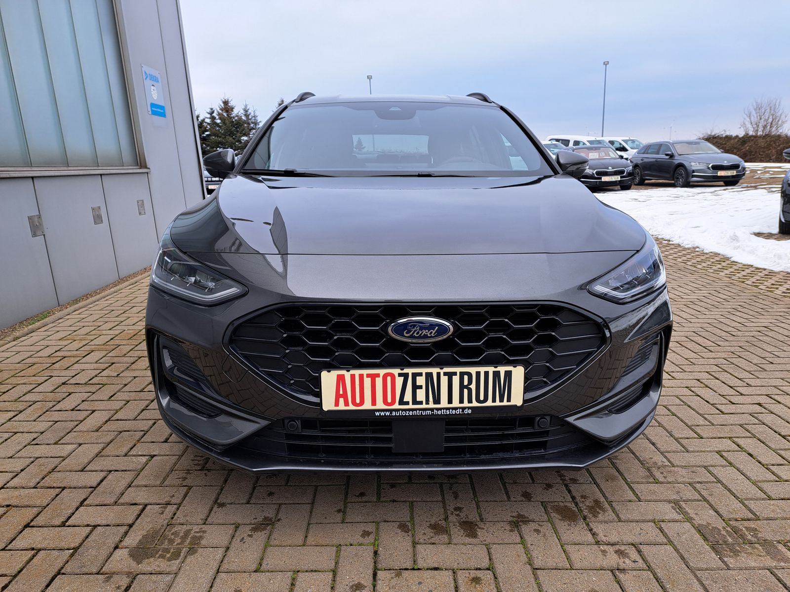 Fahrzeugabbildung Ford Focus ST-Line X 1.0 EB WINTERPAKET UPE: 40.200 €