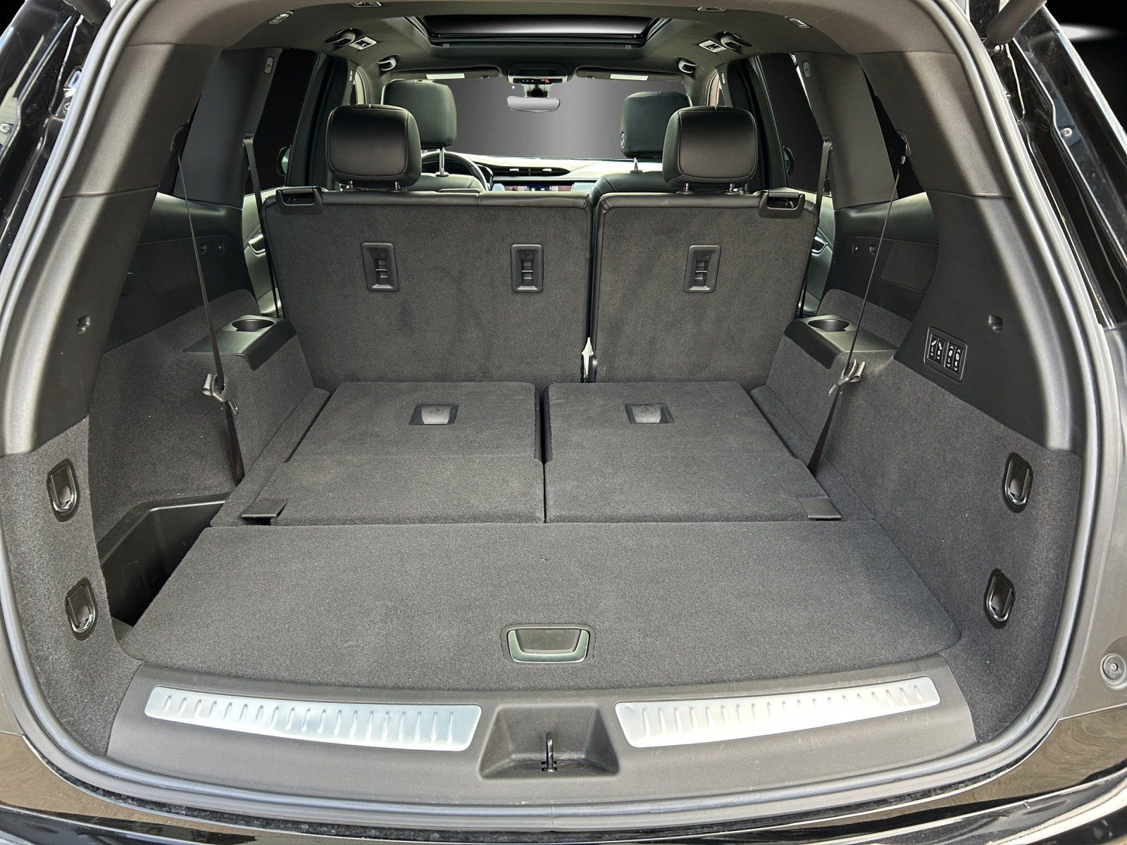 Fahrzeugabbildung Cadillac XT6 Sport 3.6 AWD 7-SITZER/SHZ/LED/NAVI/AHK/PANO
