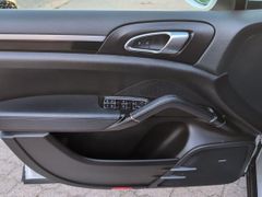 PORSCHE Cayenne Platinum Edition Bose~Pano~PorscheScheck