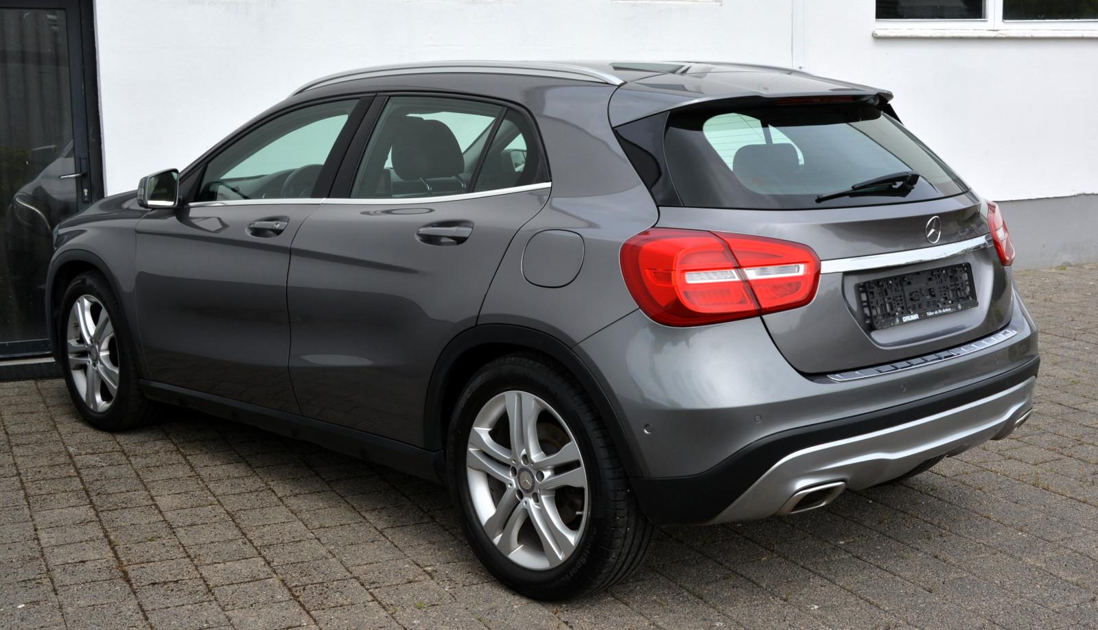 MERCEDES-BENZ GLA - 200 - BI-XENON - 156 CV