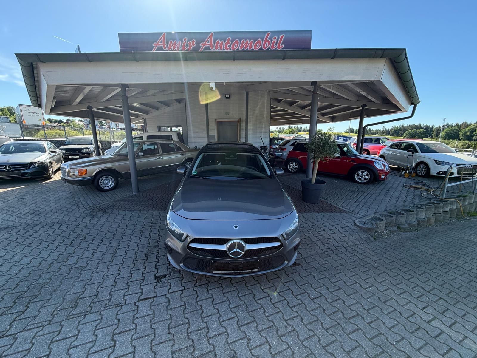 MERCEDES-BENZ A 220